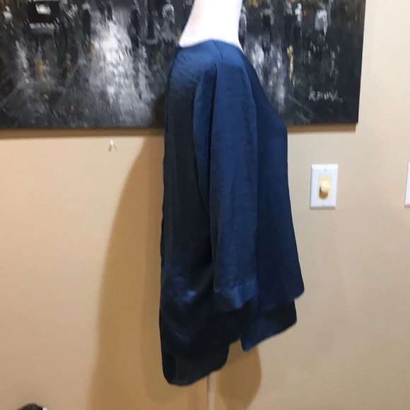 Chico's V Neck Long Sleeve Satin Look Layered Top with 3-4 Sleeves-Size 1 - Picture 2 of 7